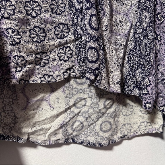 Mono B Purple White Boho Surplice Patterned Tie Up Top Women’s Size Medium - Picture 8 of 16